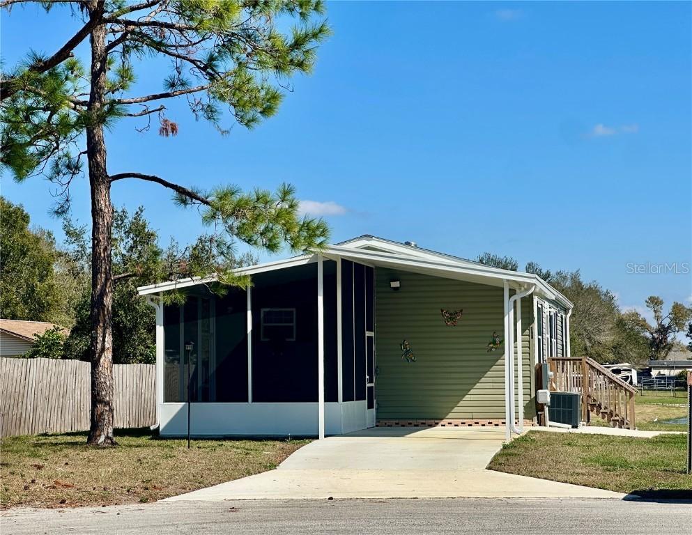 400 Village Cir., Winter Haven, FL 33880