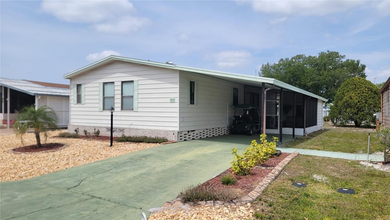 6059 Southern Oaks Dr., Winter Haven, FL 33884