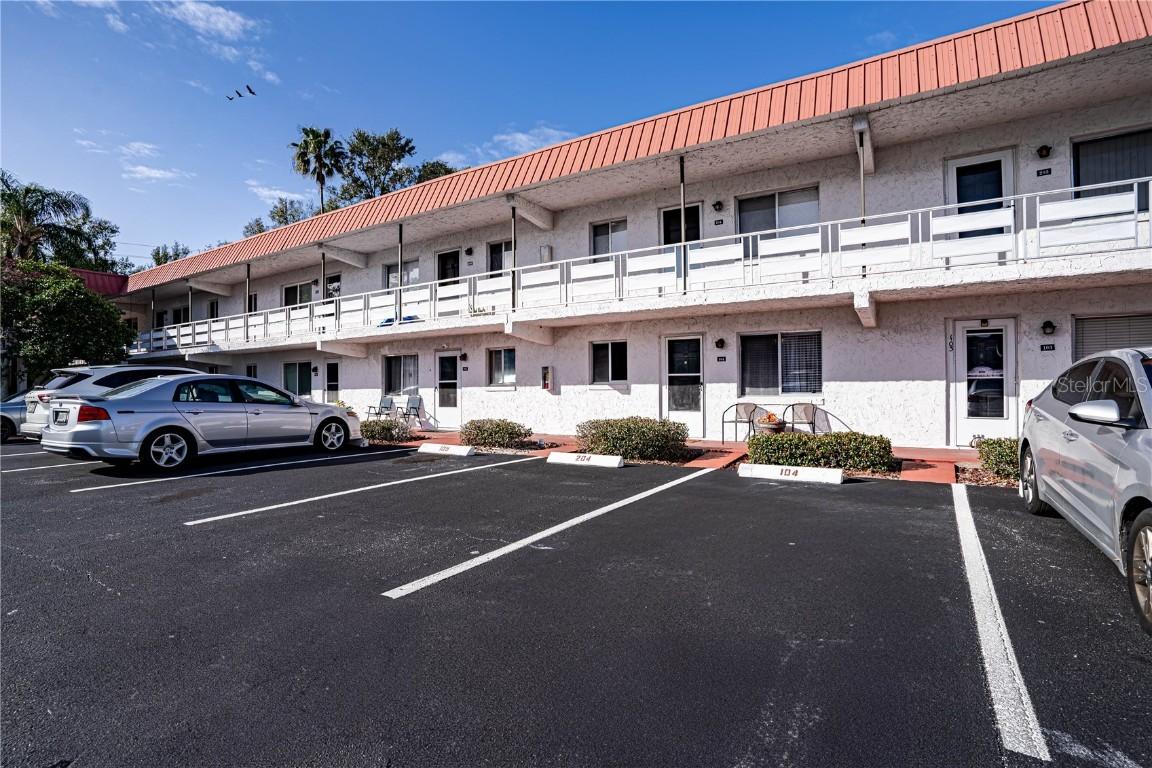 1100 Martinique Dr. #106, Winter Haven, FL 33884