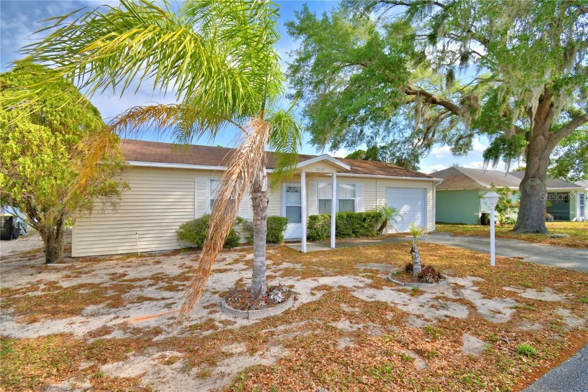 4229 Nandina St., Lake Wales, FL 33898