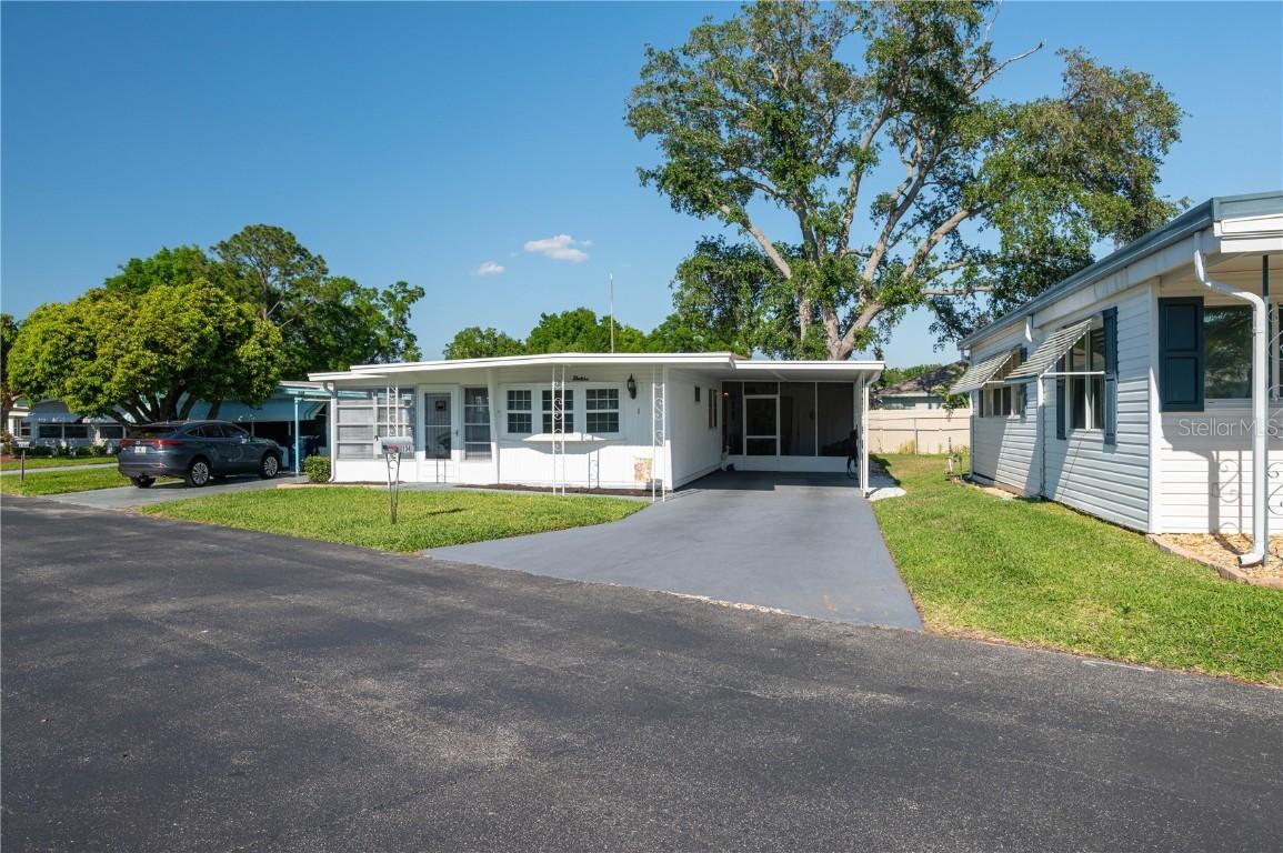 134 Holiday Ln., Auburndale, FL 33823