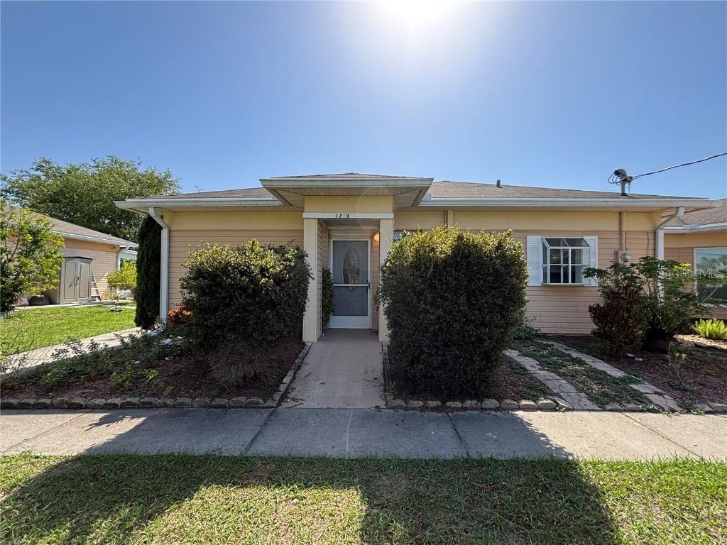 1219 Club Cir., Lakeshore, FL 33854