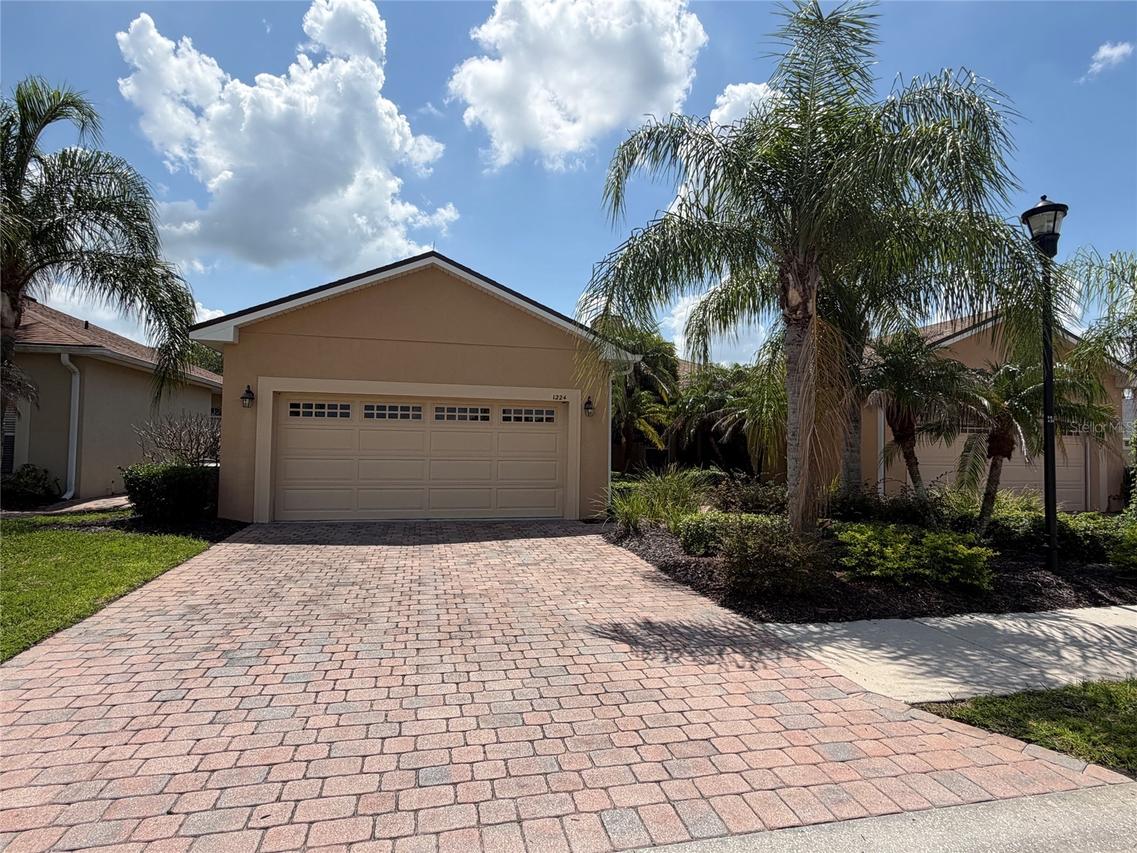1224 Vienna Square Dr., Winter Haven, FL 33884