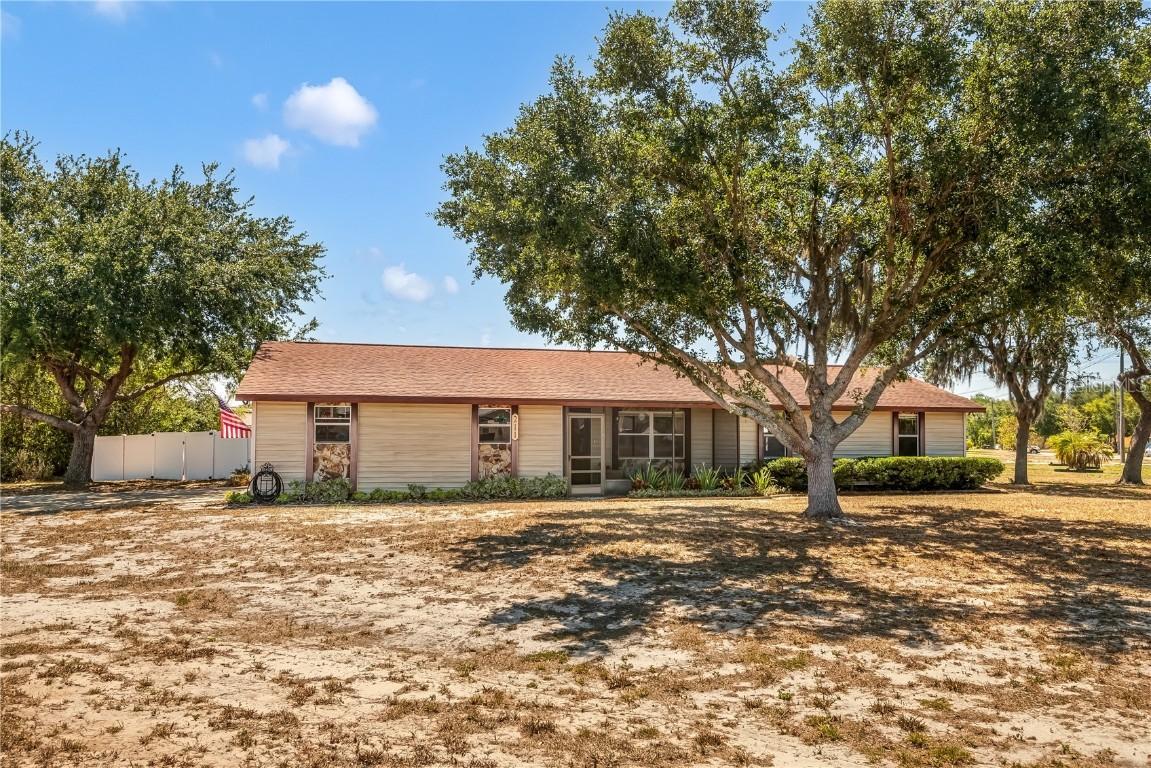211 Pierce St., Lake Wales, FL 33859