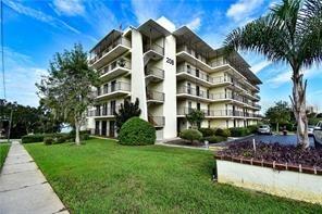 208 Lake Howard Dr. #104, Winter Haven, FL 33880