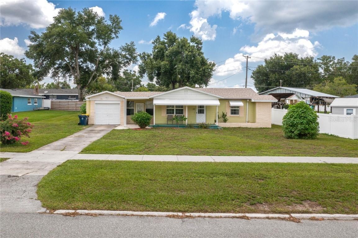 304 W Lake Ave., Auburndale, FL 33823