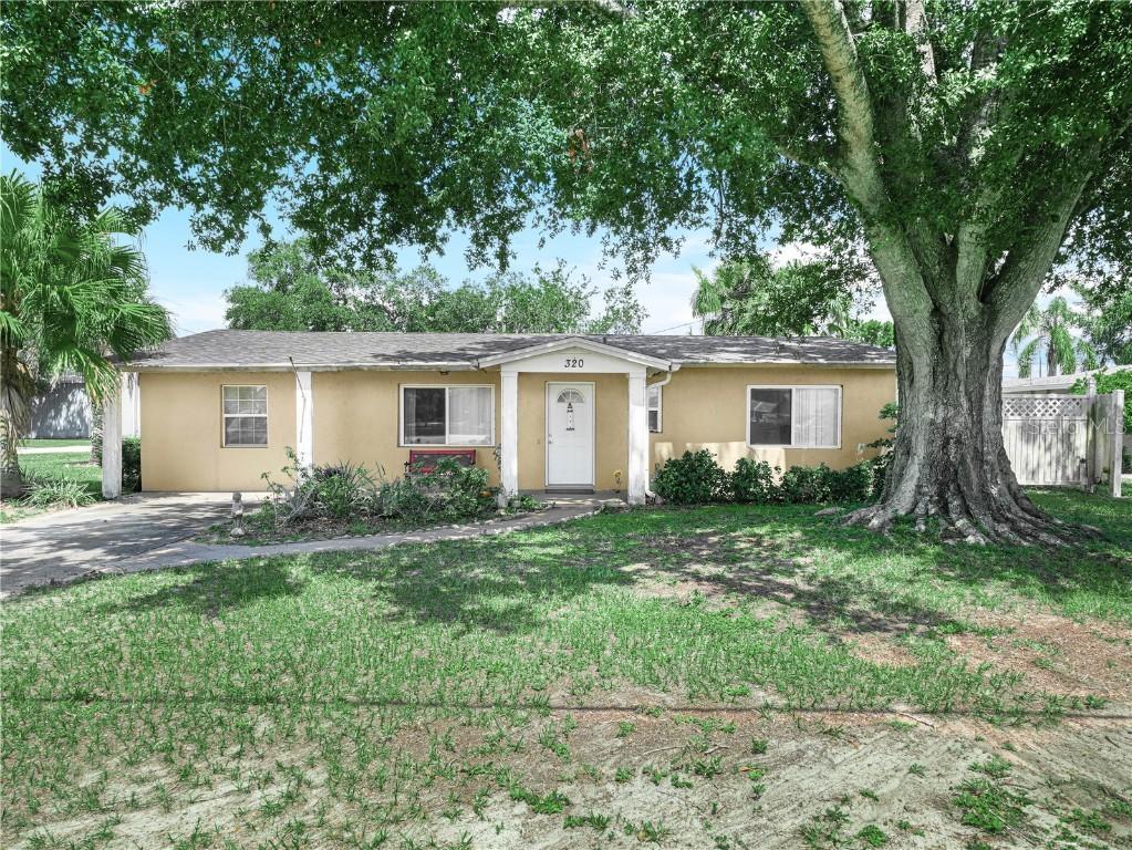 320 8th St., Dundee, FL 33838