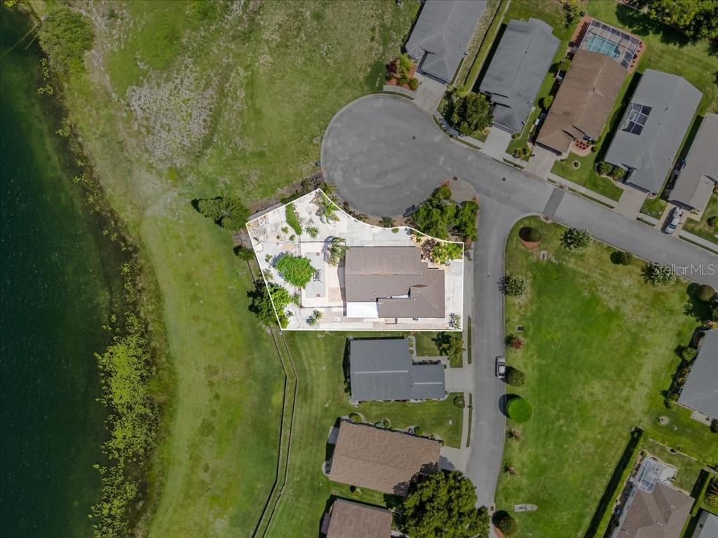 452 Lake Suzanne Dr., Lake Wales, FL 33859