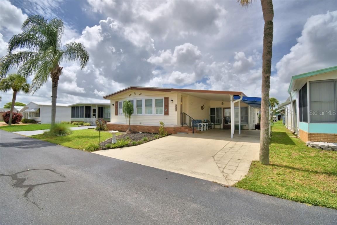 4220 Cedarwood St., Winter Haven, FL 33880