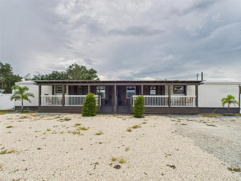221 1st St., Davenport, FL 33837
