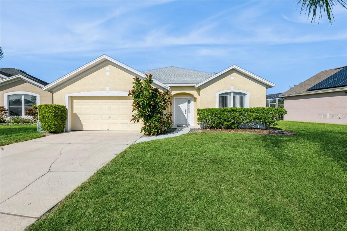 647 Ella Mae Dr., Davenport, FL 33897