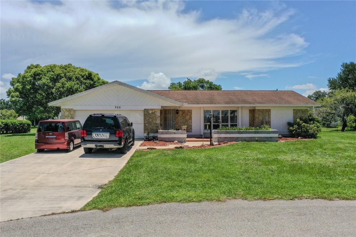 705 Glen Mar Ct., Sebring, FL 33876