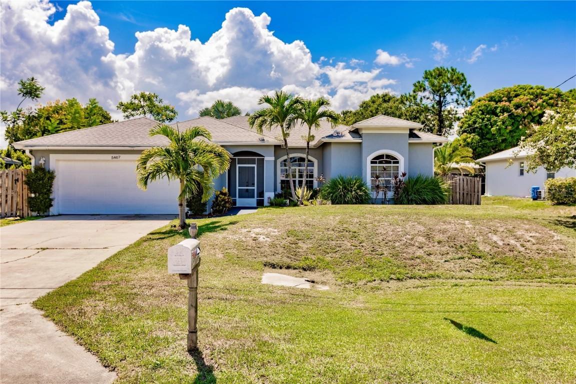 5407 Seagrape Dr., Fort Pierce, FL 34982