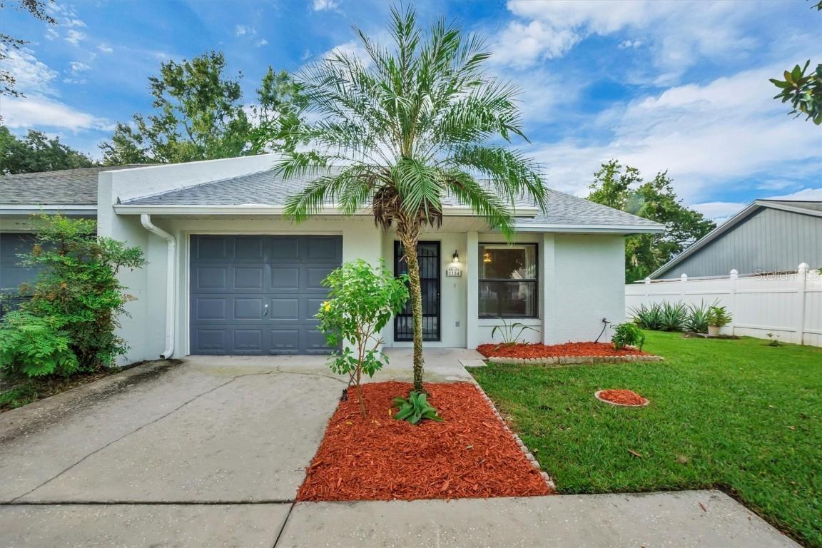 1154 Dosseywood Ln., Lakeland, FL 33811