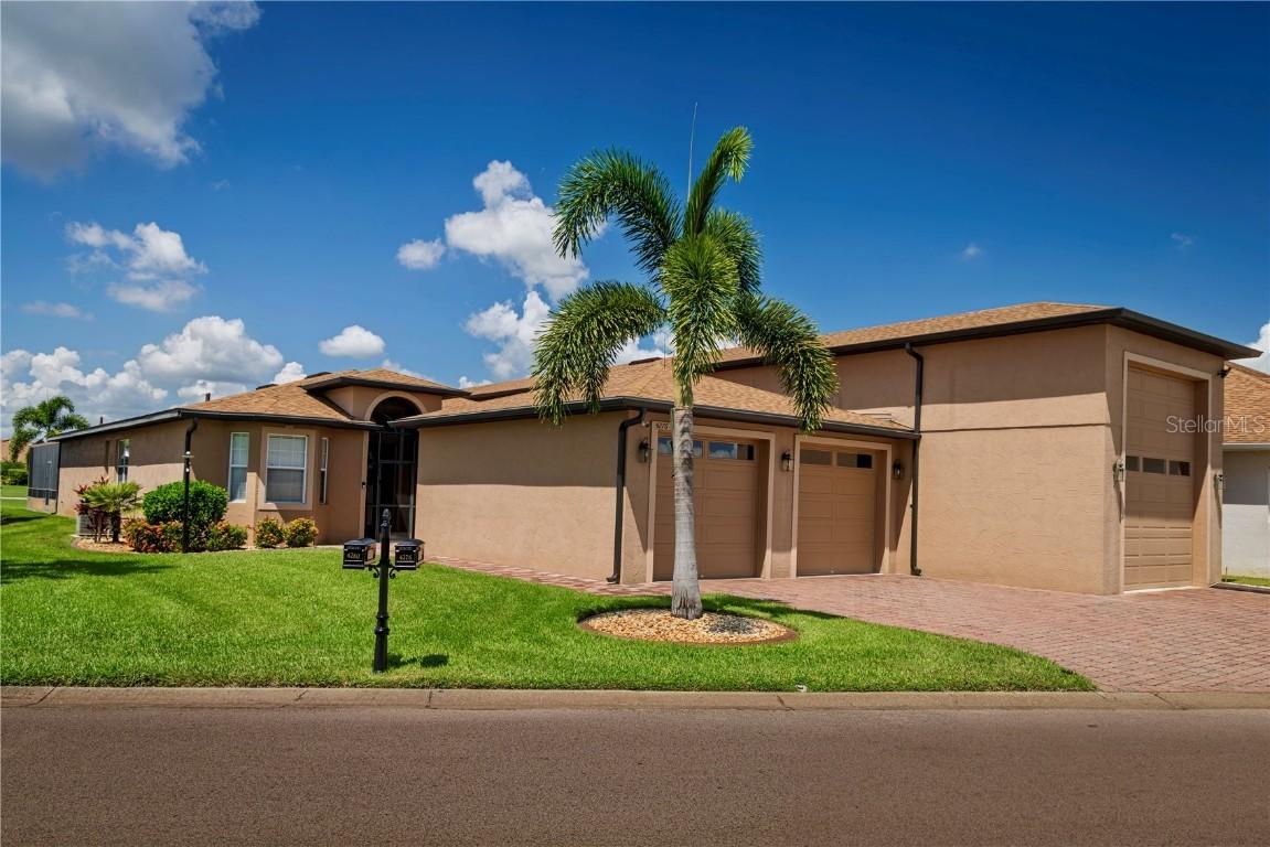 4276 Dunmore Dr., Lake Wales, FL 33859