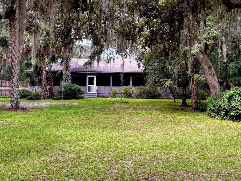 9926 Holden Park Rd., Hawthorne, FL 32640