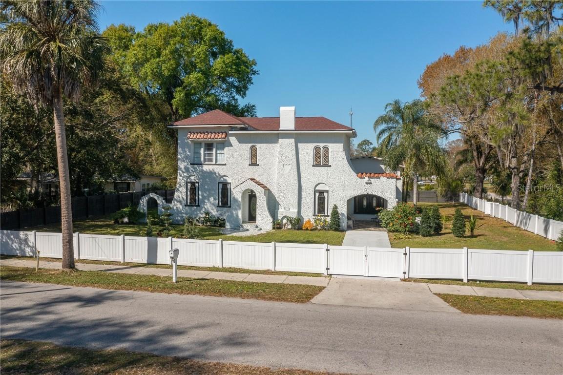 409 21st St., Winter Haven, FL 33880