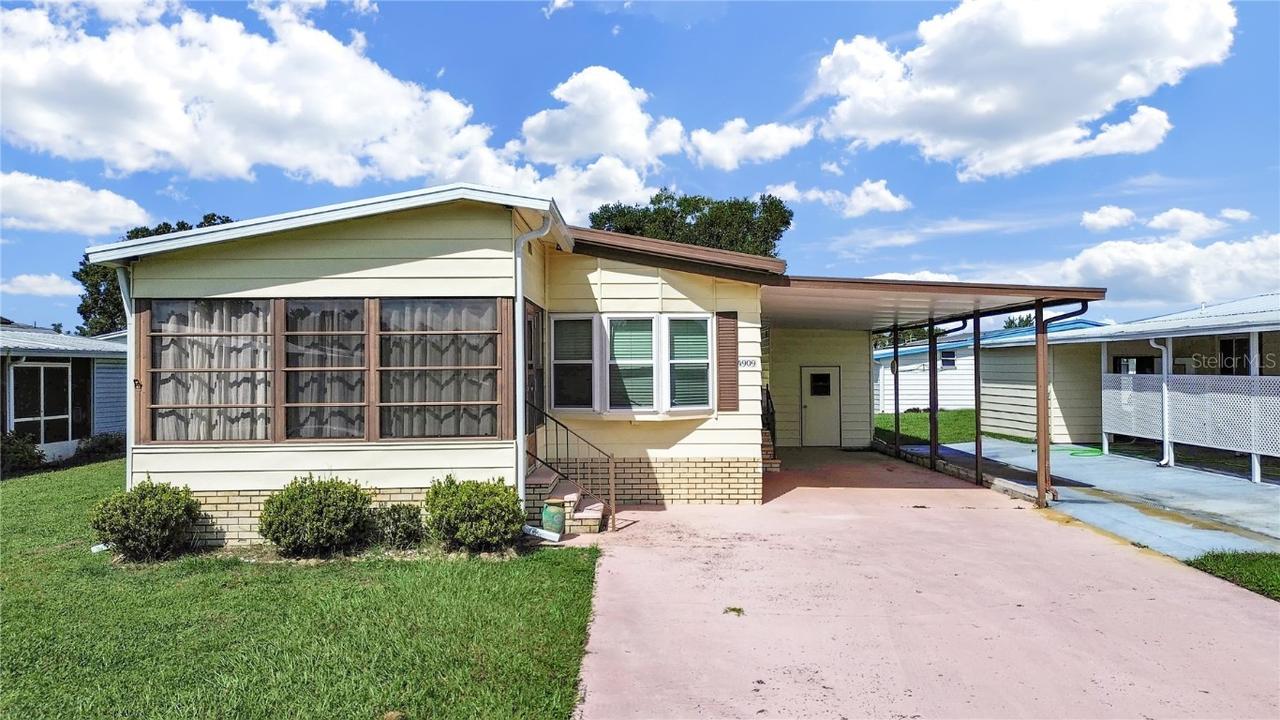 4909 Foxwood Lake Dr, Lakeland, FL 33810