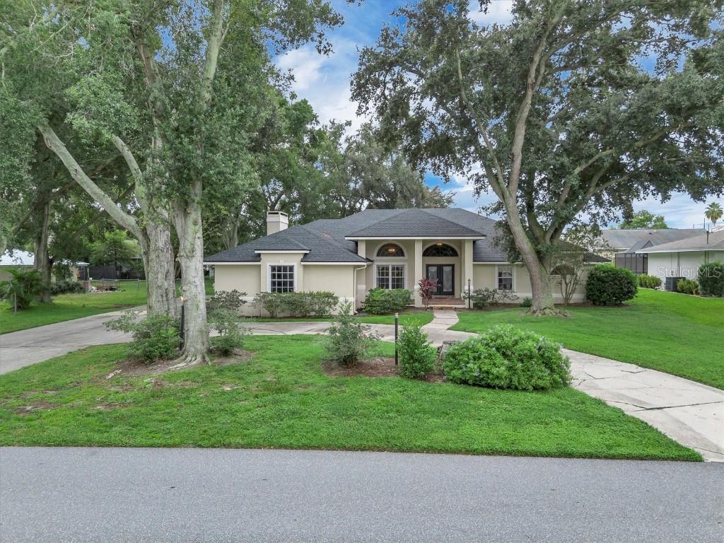 345 S Lake Florence Dr., Winter Haven, FL 33884