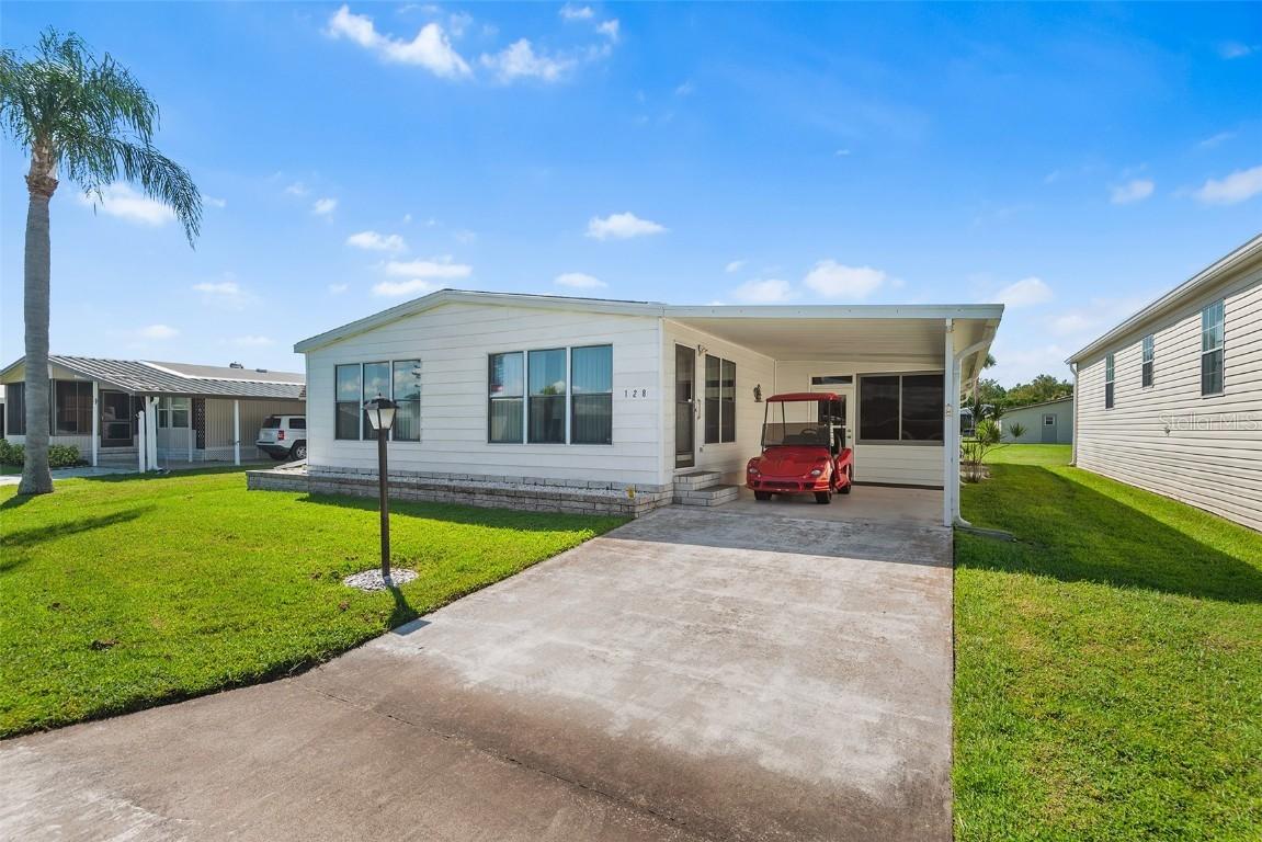 128 Lake Hazel Dr., Winter Haven, FL 33884