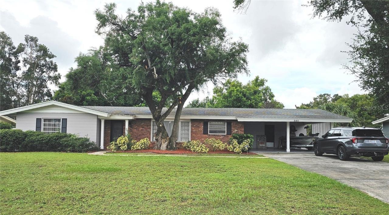 880 Oleander Dr., Winter Haven, FL 33880