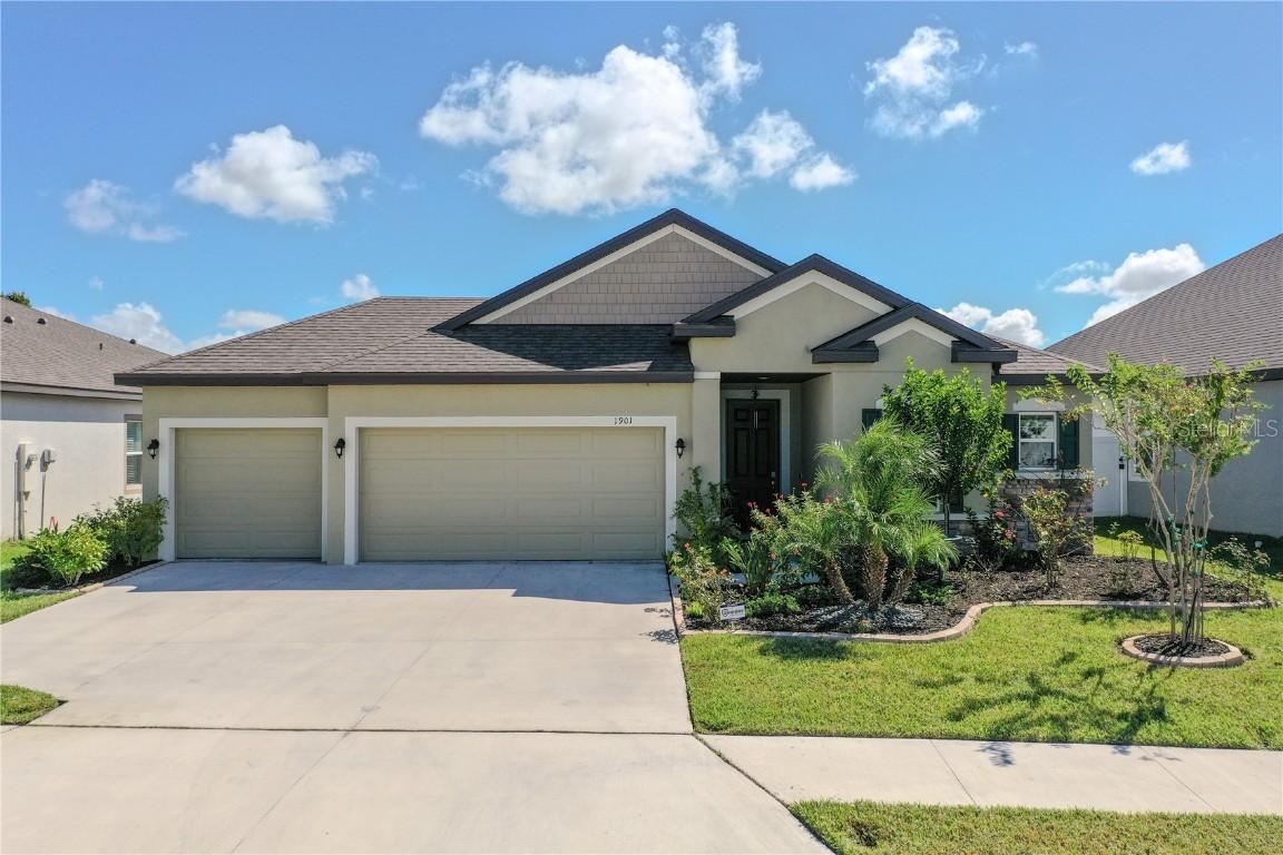 1901 Everson St., Bradenton, FL 34208
