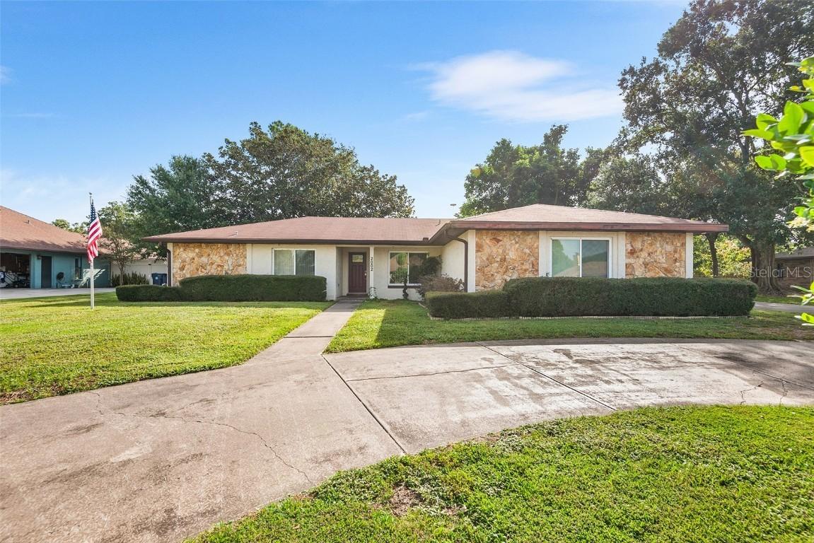 2002 Amesbury Dr., Auburndale, FL 33823