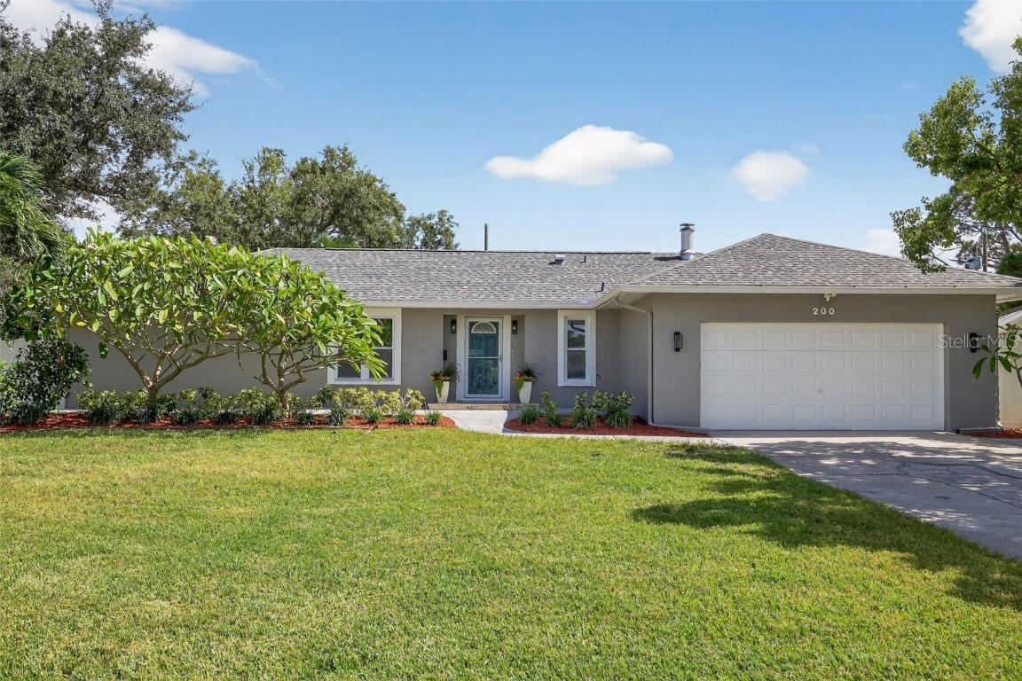 200 NW Madison Cir., St Petersburg, FL 33702
