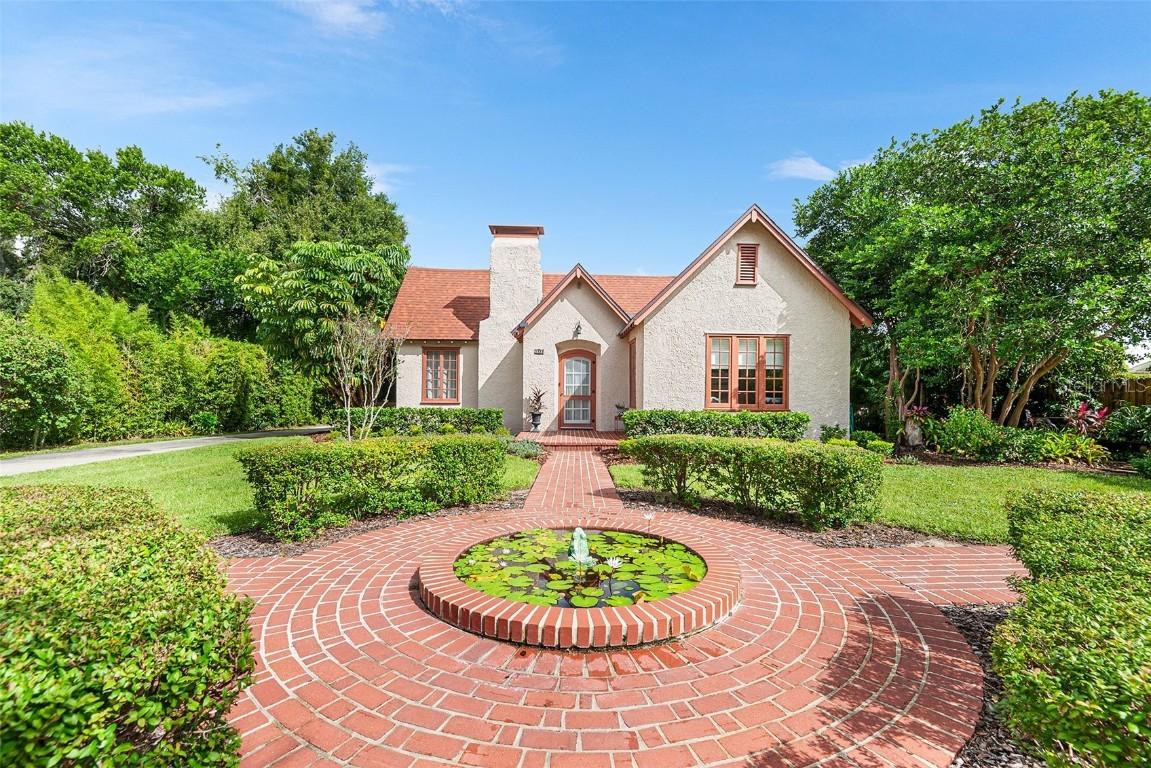 1323 Stately Oaks Dr., Winter Haven, FL 33881