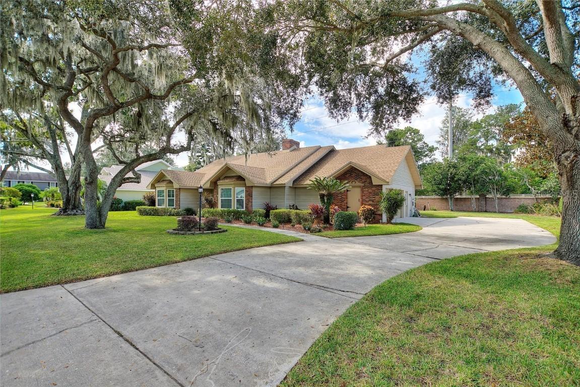 20 Bridgewater Dr., Winter Haven, FL 33884
