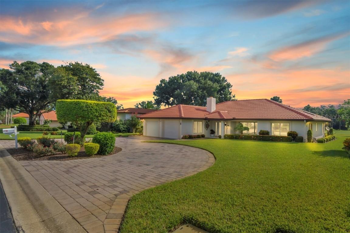 517 Clubhouse Dr., Lake Wales, FL 33898