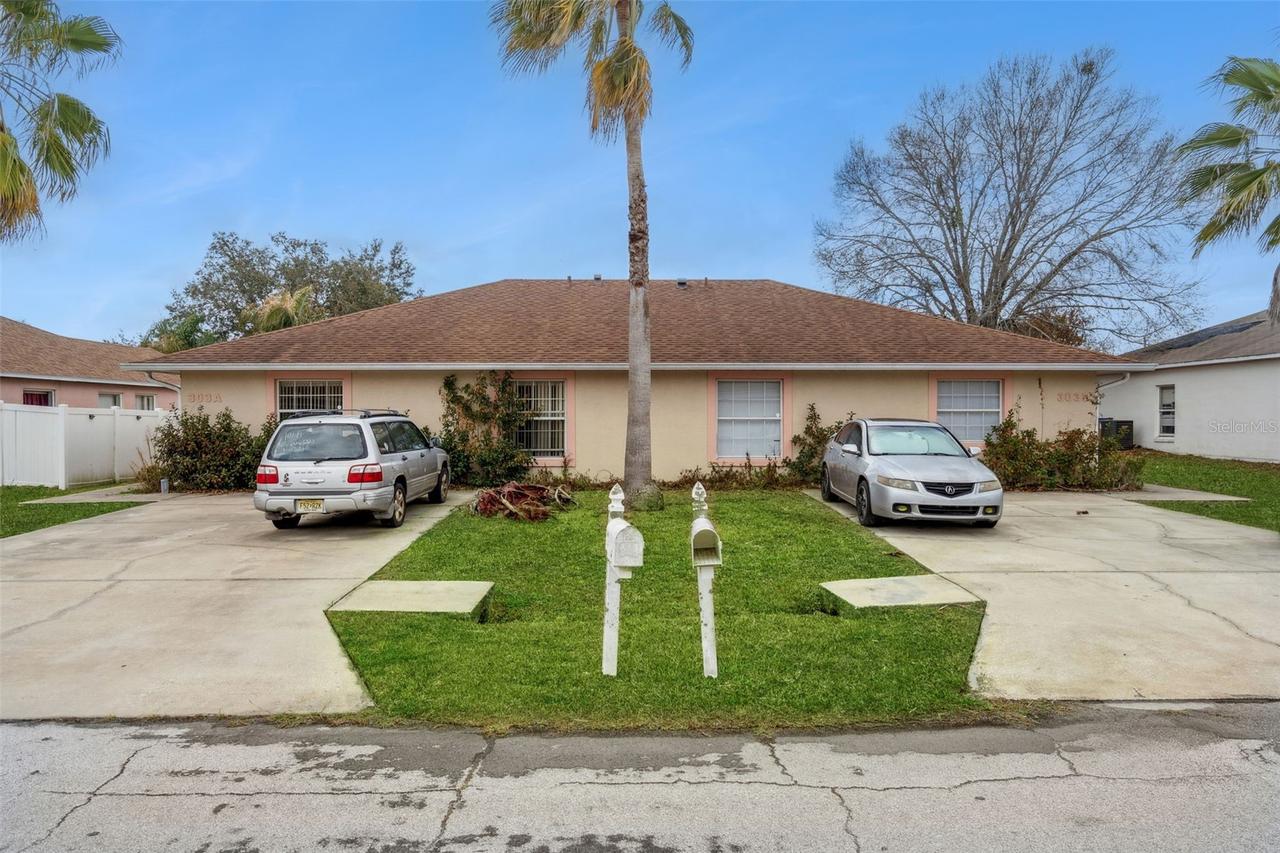 303 Azincourt Ln. #A & B, Kissimmee, FL 34759