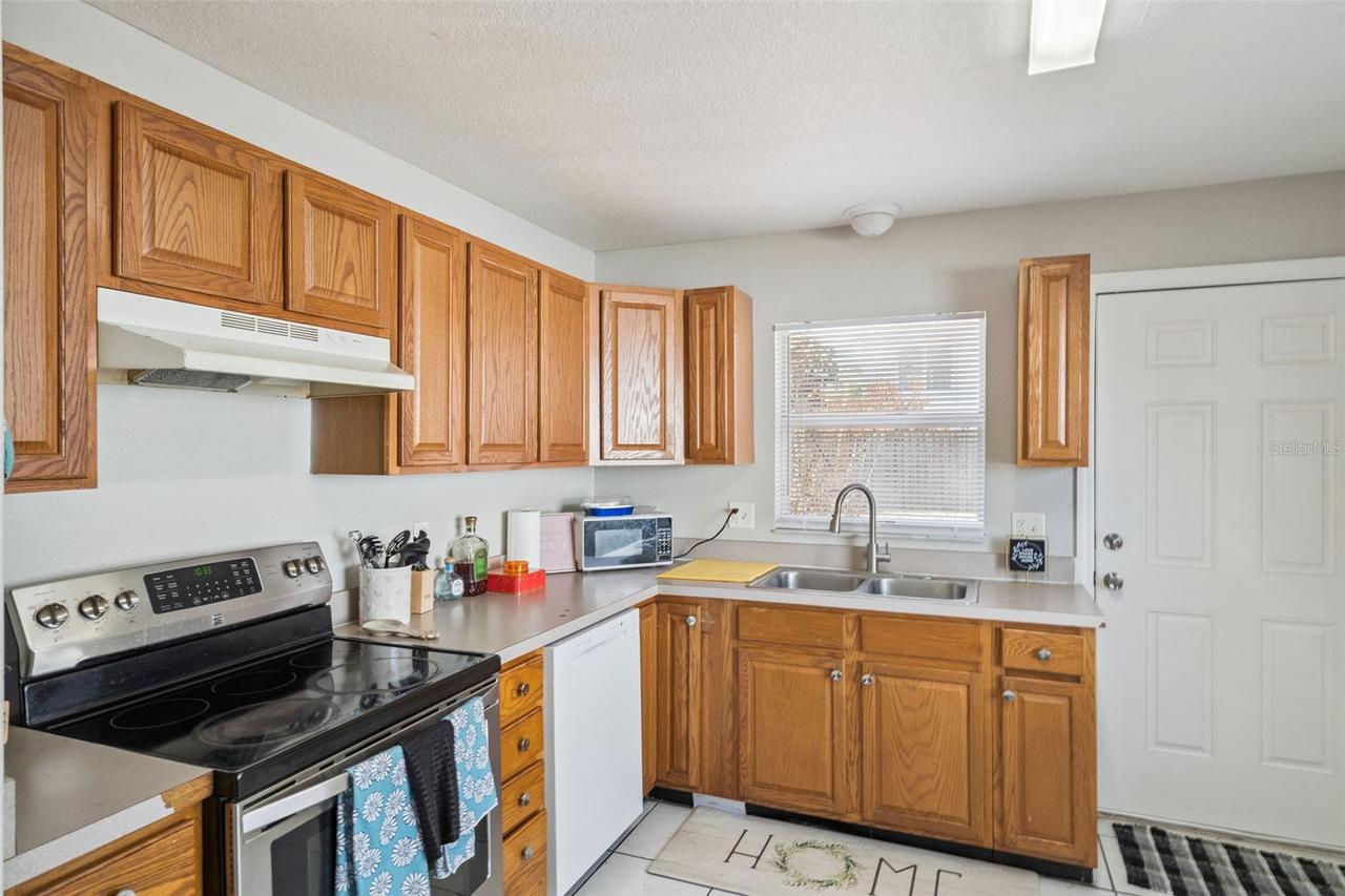 303 Azincourt Ln. #A/B, Kissimmee, FL 34759