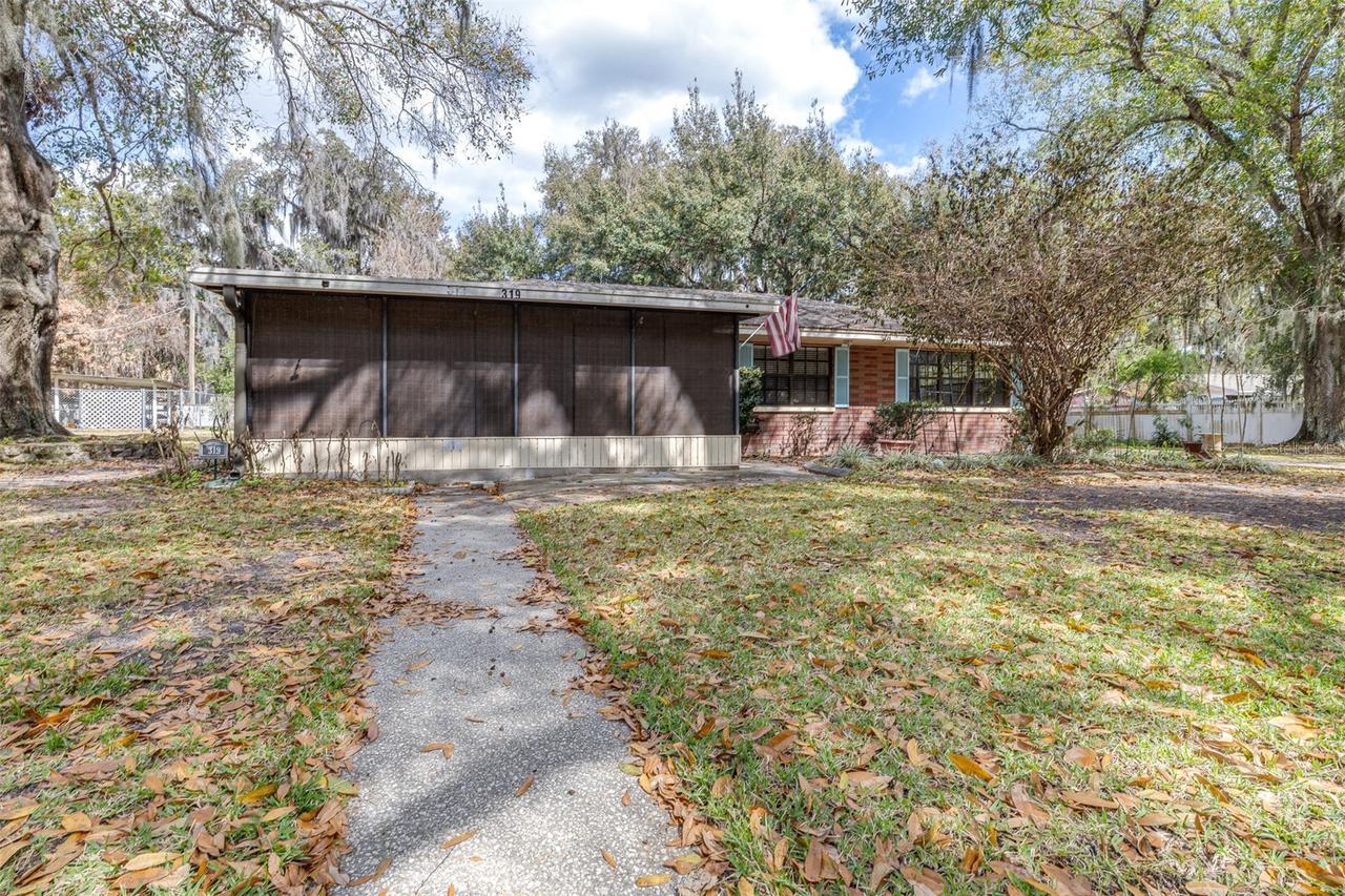 319 Granada Rd., Auburndale, FL 33823