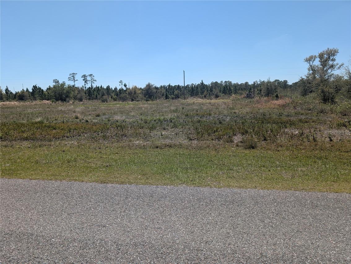 211 Poinciana Dr., Indian Lake Estates, FL 33855