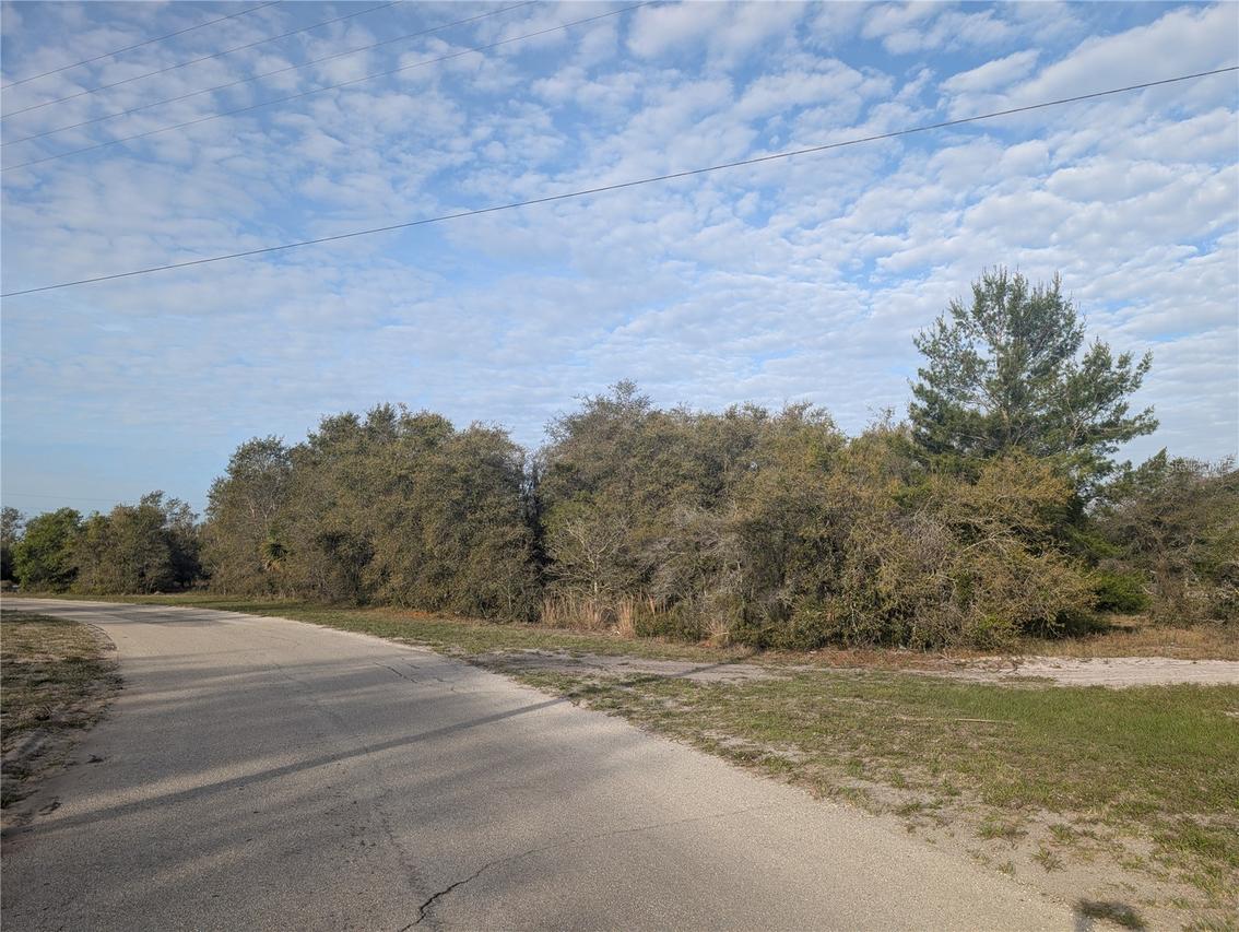 1 Allamanda Dr., Indian Lake Estates, FL 33855