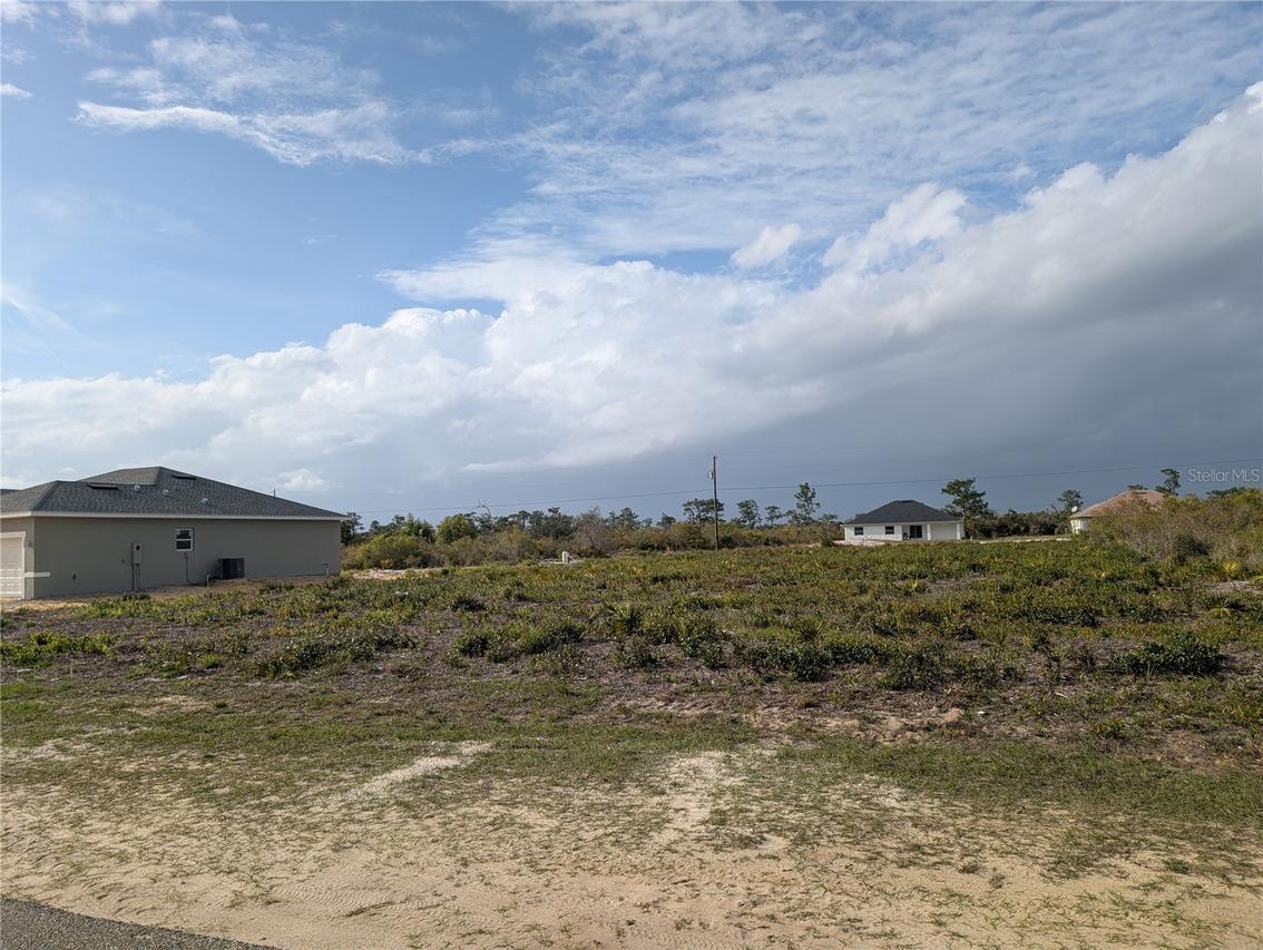 12 Poinciana Dr., Indian Lake Estates, FL 33855