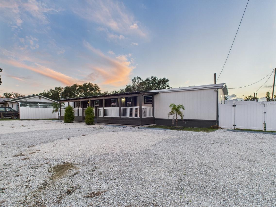 221 1st St., Davenport, FL 33837
