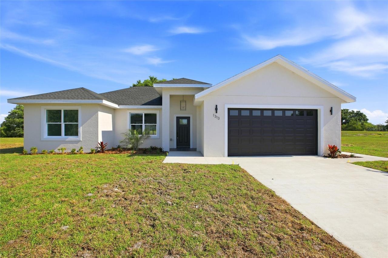 1313 Blue Heron Dr., Sebring, FL 33876