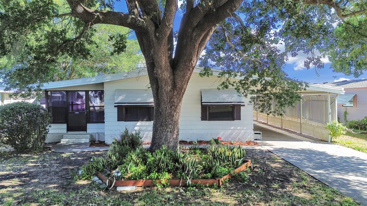 1688 Foxway Dr, Lakeland, FL 33810