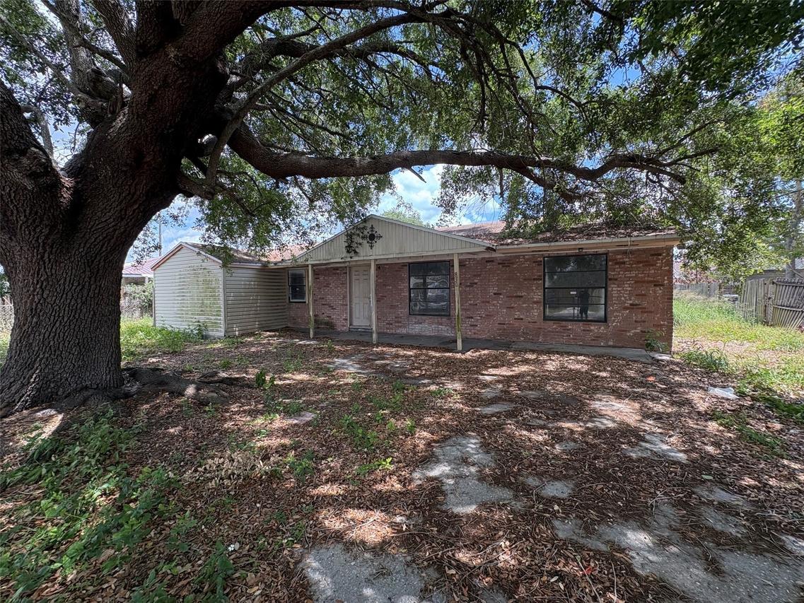 830 N 10th St., Eagle Lake, FL 33839