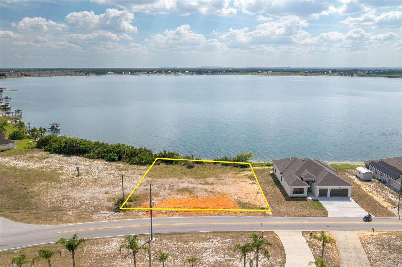 842 Eagle Lake Loop Rd., Eagle Lake, FL 33839