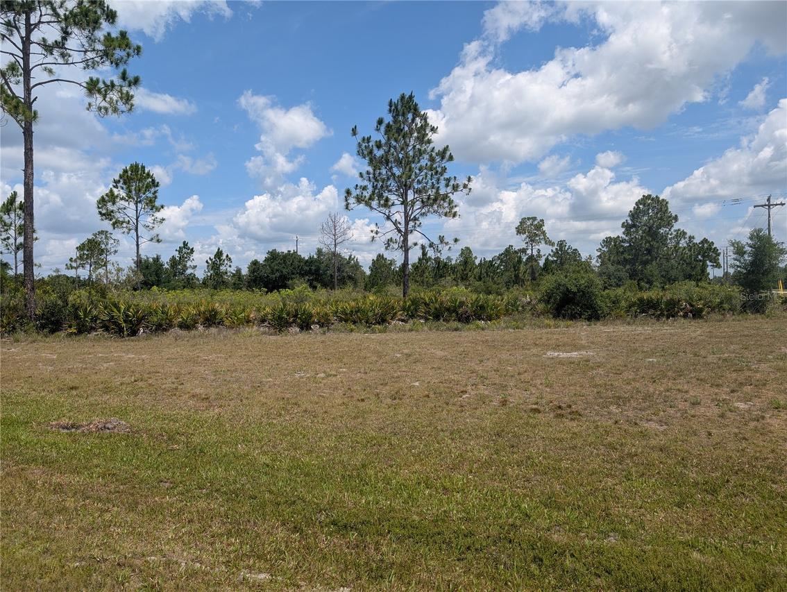402 Japonica Dr., Indian Lake Estates, FL 33855