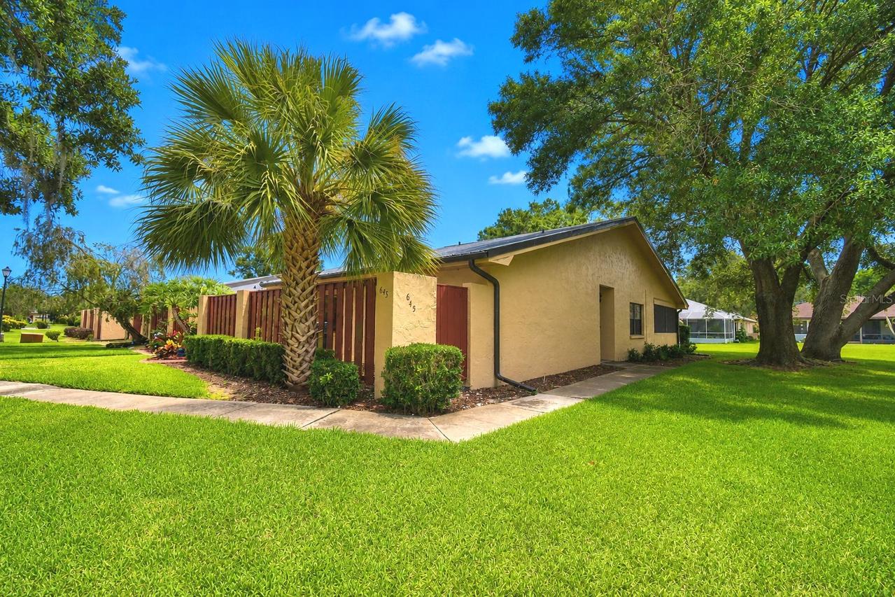 645 Broadmoor Cir., Winter Haven, FL 33884