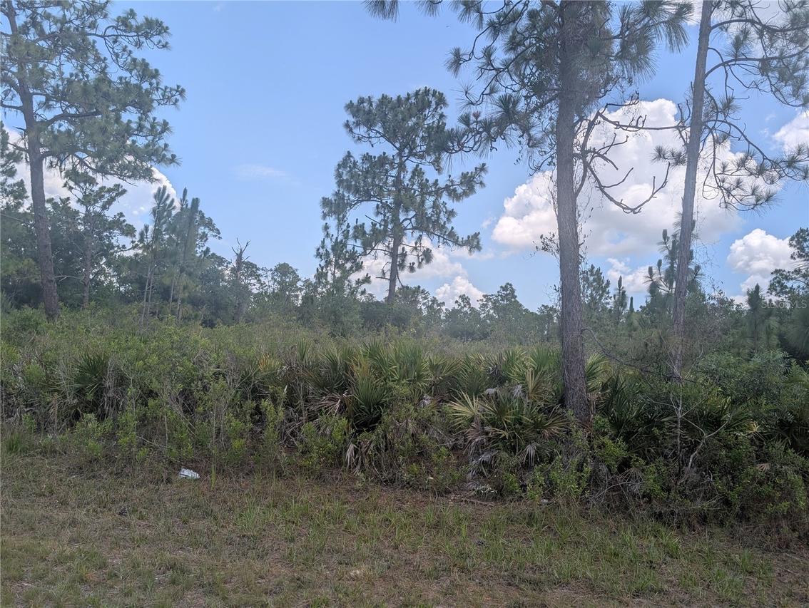 904 Laguna Dr., Indian Lake Estates, FL 33855