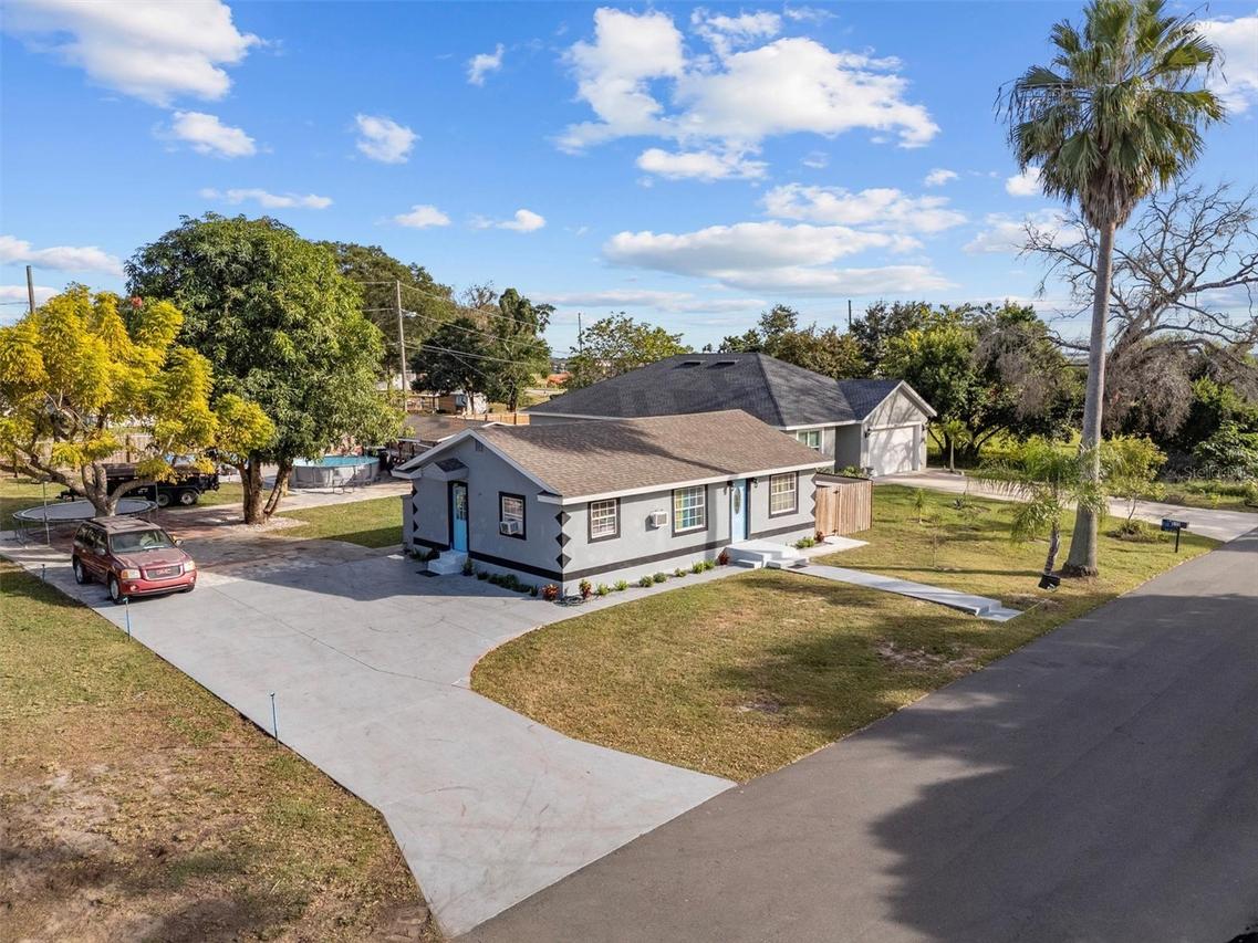 513 5th St., Dundee, FL 33838