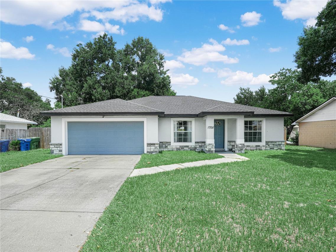 1705 Sandalwood Cir., Winter Haven, FL 33880