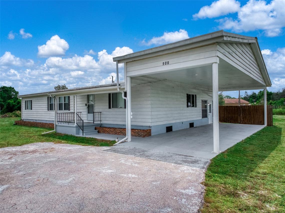 906 Whatley Ct., Sebring, FL 33870