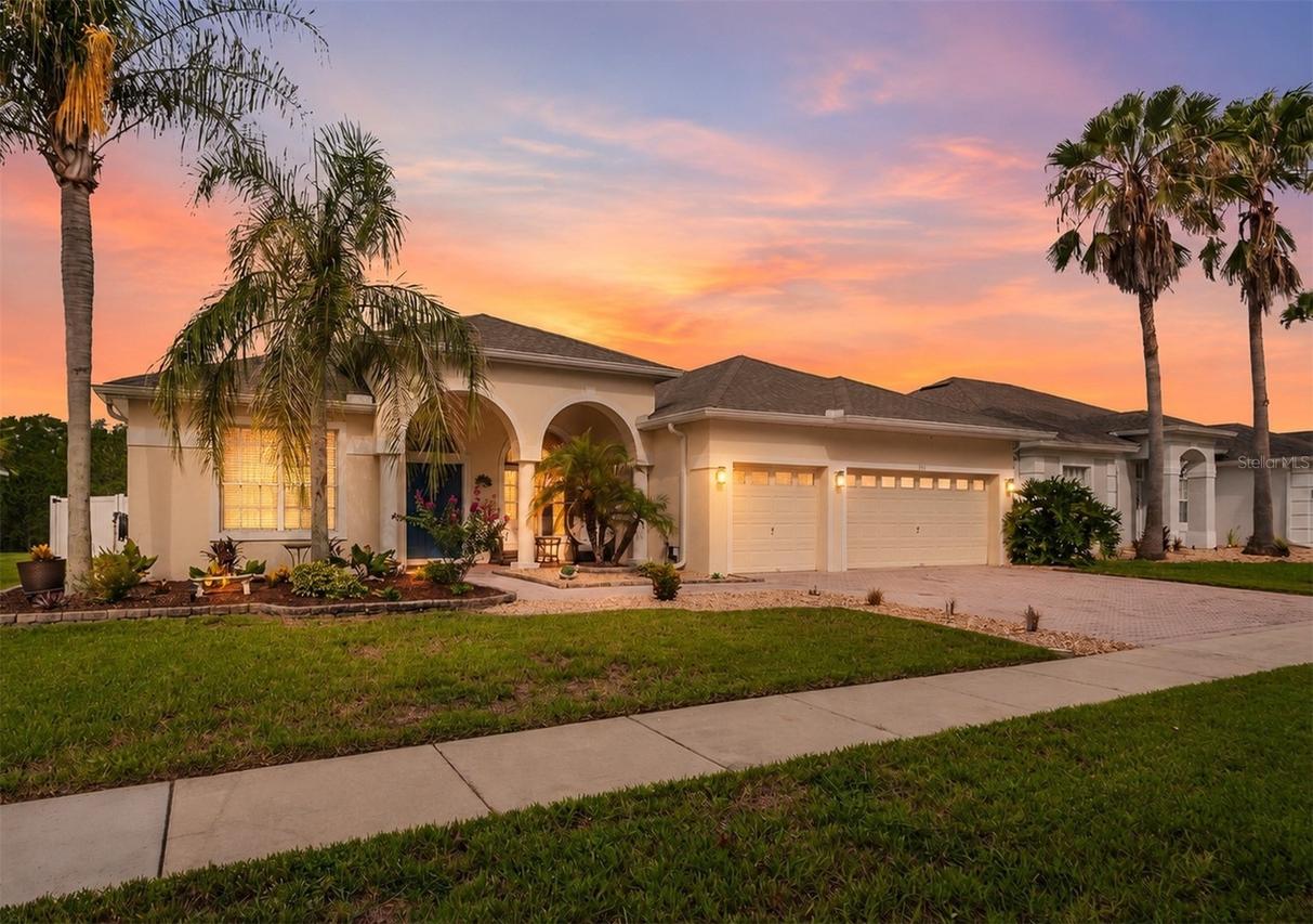 301 Birkdale St., Davenport, FL 33897