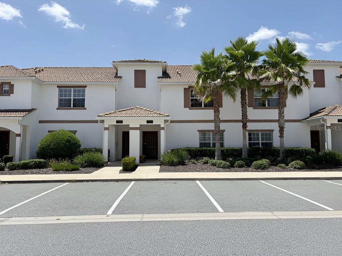 1592 Moon Valley Dr., Davenport, FL 33896